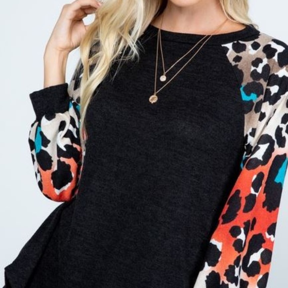 SWEATER ANIMAL PRINT CONTRAST TOP - Picture 3 of 4
